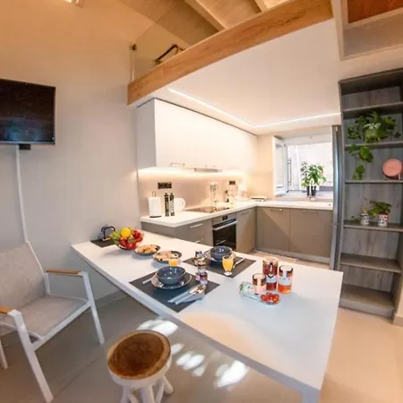 Lola's Sweet - Corfu Town Apartment *